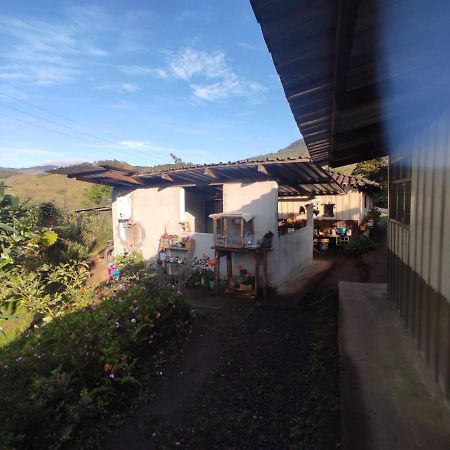 Patricia And Ned'S Cloud Forest Farm Cotacachi Esterno foto