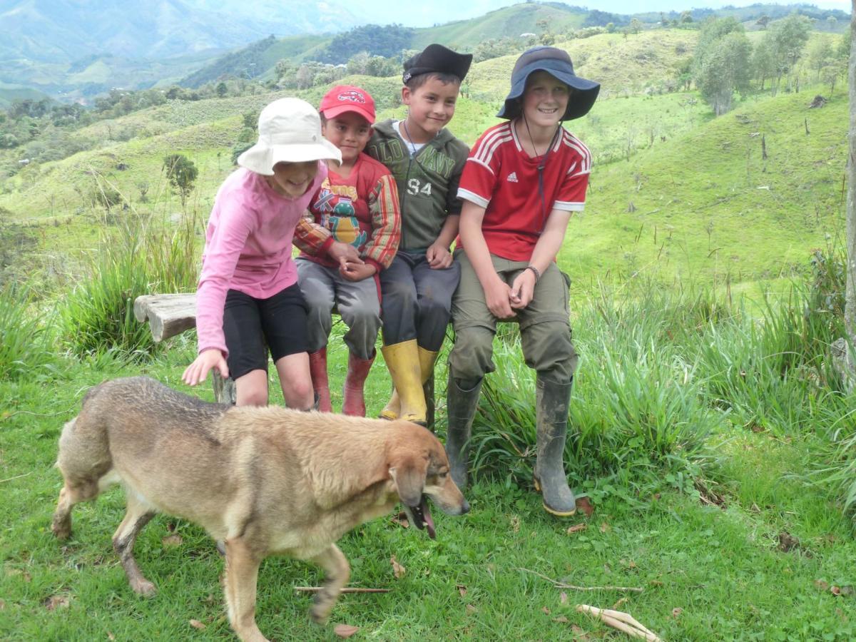 Patricia And Ned'S Cloud Forest Farm Cotacachi Esterno foto