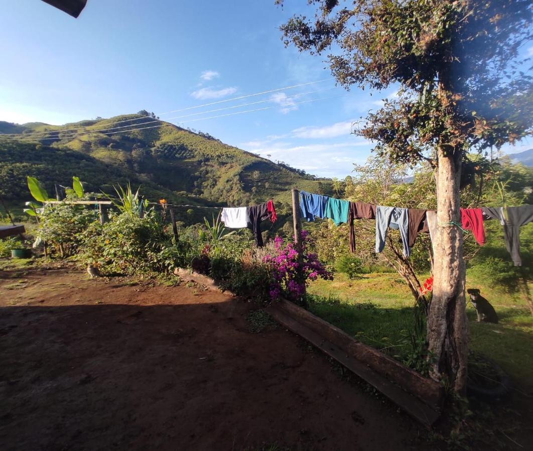Patricia And Ned'S Cloud Forest Farm Cotacachi Esterno foto